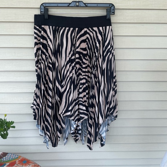 Shegul Elly Skirt in Zebra Print Size M (16/18) (NWT) - Picture 6 of 9